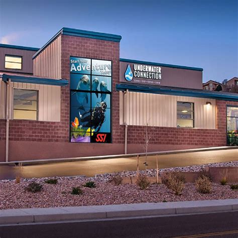 Underwater connection - Underwater Connection is a PADI 5-Star Instructor Development Center and a dive shop in Wisconsin. It offers scuba diving courses, trips, gear, and service.